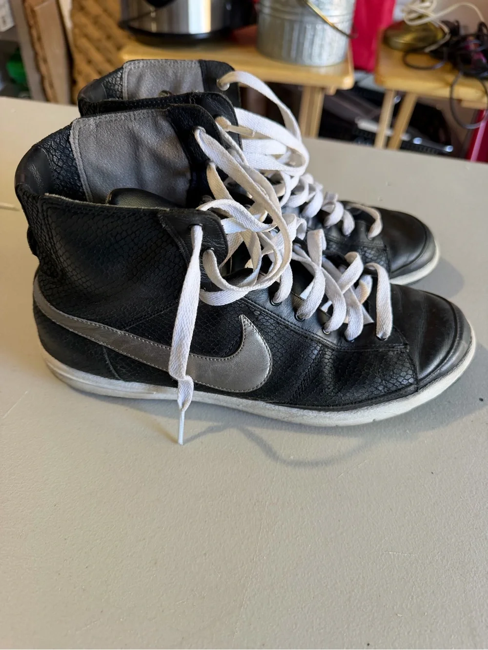Nike Black High-Top size 9  Athletic Sneakers with White Laces - Picture 2 of 5